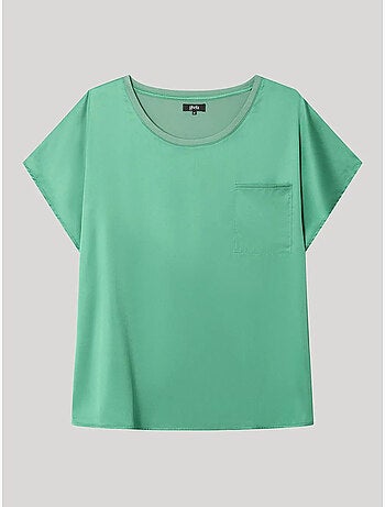 Maglietta in tessuto satin in toni di lampone o verde smeraldo