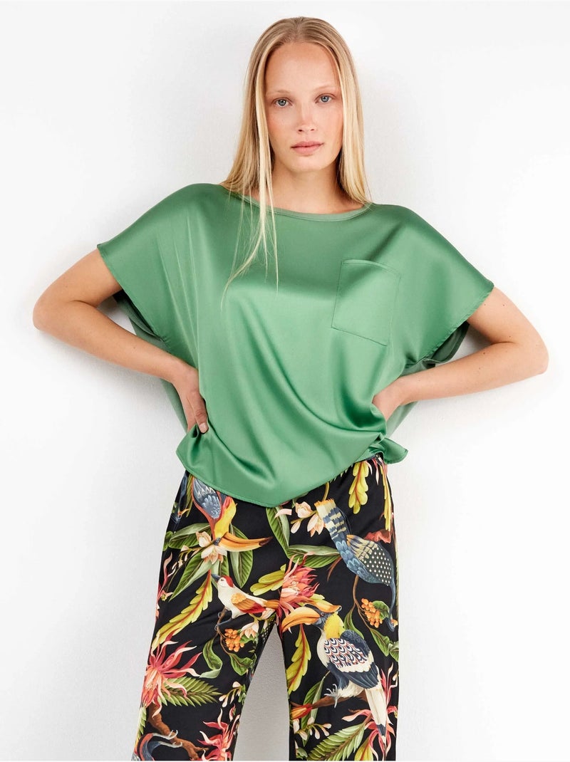 Maglietta in tessuto satin in toni di lampone o verde smeraldo Blu Verde - Kiabi