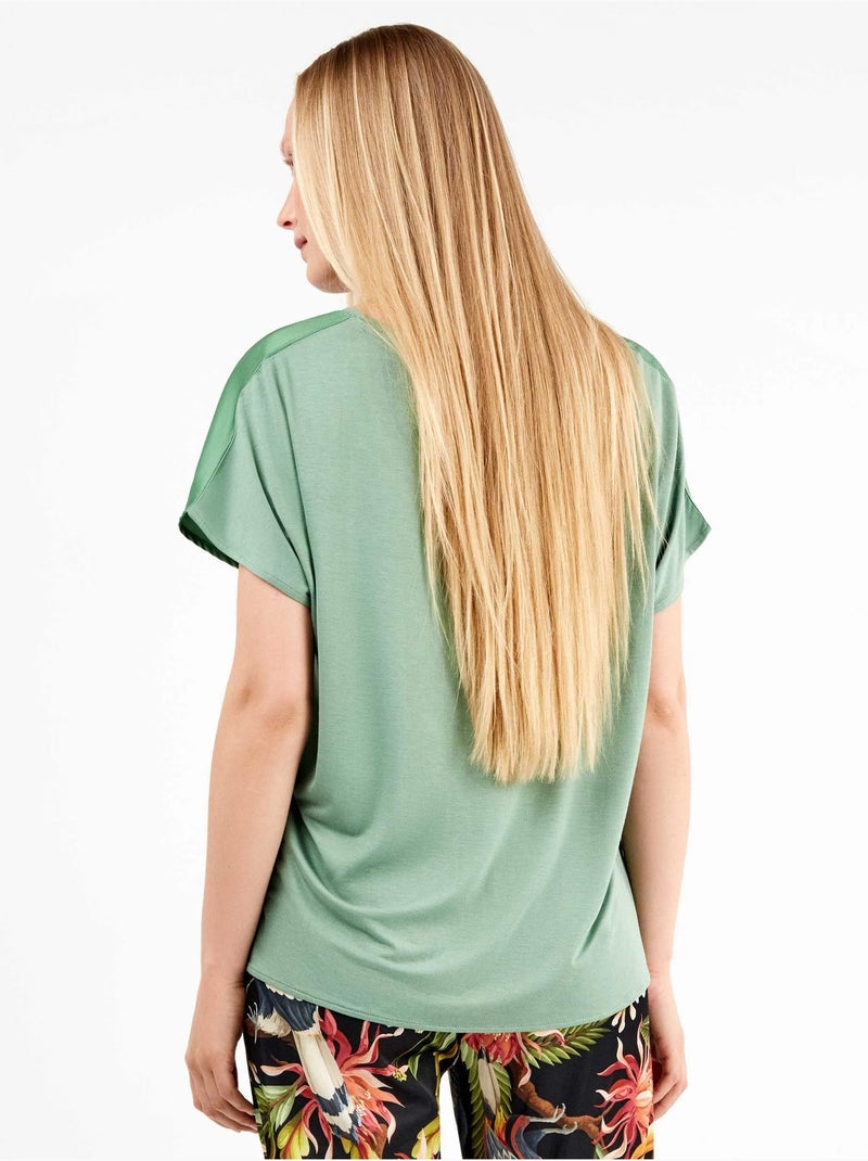 Maglietta in tessuto satin in toni di lampone o verde smeraldo Blu Verde - Kiabi