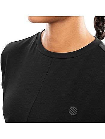 Maglietta sportiva annodata in vita da donna fitness donna space