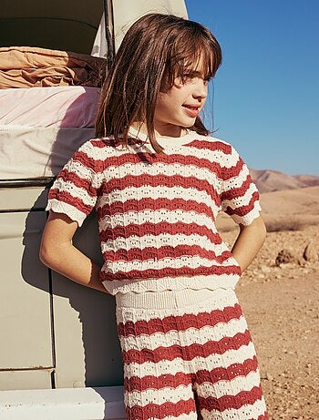 Maglioncino all'uncinetto a maniche corte