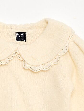 Maglione in maglia soffice con colletto ricamato