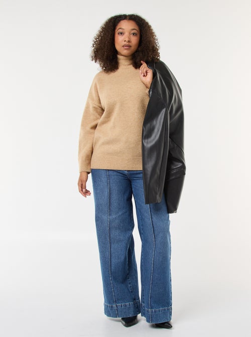 Maglione a collo alto con dettaglio gioiello sulla schiena - Kiabi