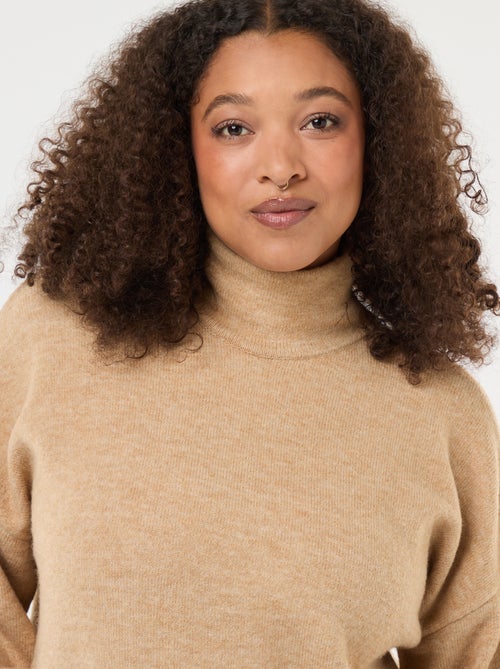 Maglione a collo alto con dettaglio gioiello sulla schiena - Kiabi