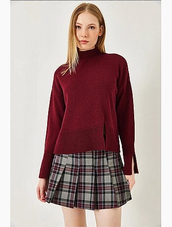 Maglione a collo alto con spacco frontale lucci