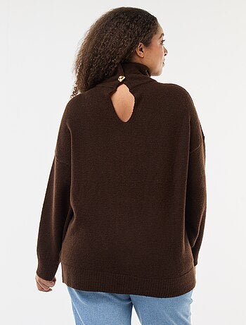 Maglione a collo alto con dettaglio gioiello sulla schiena