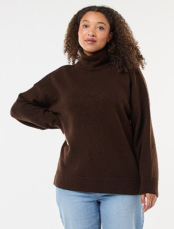 Maglione a collo alto con dettaglio gioiello sulla schiena