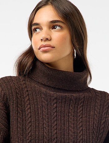 Maglione a collo alto in maglia a trecce