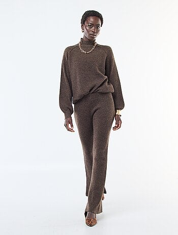Maglione a coste a maniche lunghe e collo alto