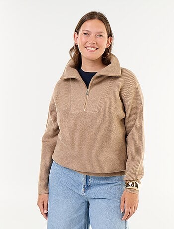 Maglione a costine a collo alto con zip