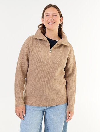 Maglione a costine a collo alto con zip