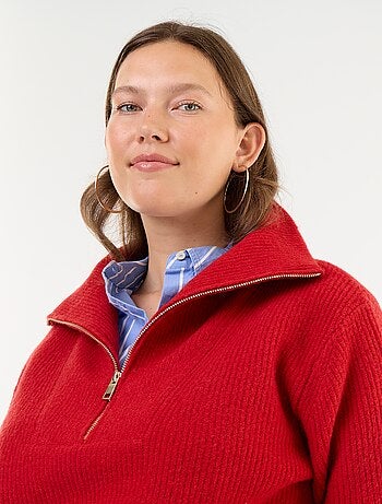 Maglione a costine a collo alto con zip