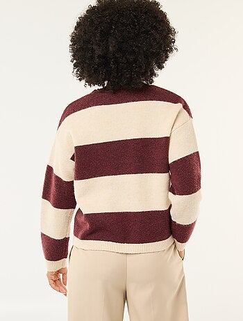 Maglione a righe con collo rotondo in materiale morbido