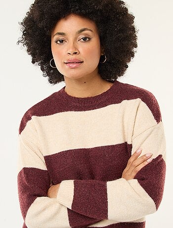 Maglione a righe con collo rotondo in materiale morbido