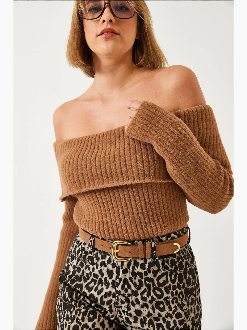 Maglione aderente in maglia a coste con scollo off-shoulder e dettaglio ripiegato lucci Cammello - Kiabi