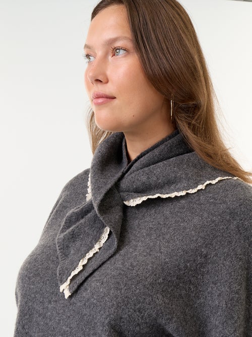 Maglione collo rotondo maniche ampie con foulard abbinato - Kiabi Maglione collo rotondo maniche ampie con foulard abbinato - Kiabi