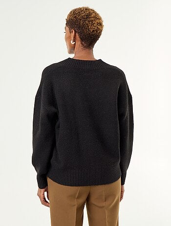 Maglione con ampio scollo a V in maglia a coste
