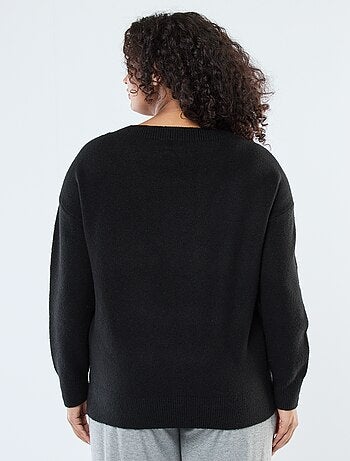 Maglione con bottoni decorativi sulla spalla