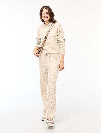 Maglione con cappuccio e trecce