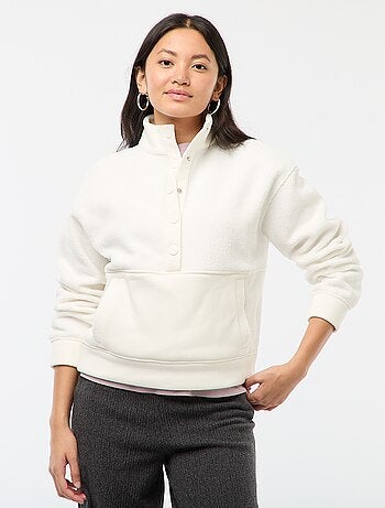 Maglione con collo a lupetto in materiale effetto montone