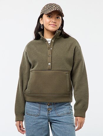 Maglione con collo a lupetto in materiale effetto montone