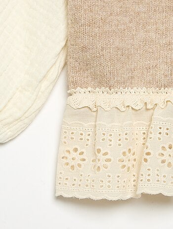 Maglione con maniche in voile di cotone e orlo ricamato
