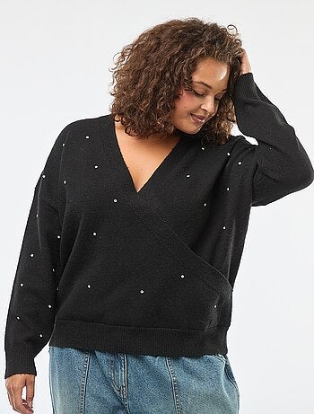 Maglione con scollo a cuore incrociato e strass decorativi