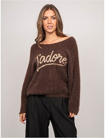 Maglione con scritta in maglia pelosa e filo dorato koperdi