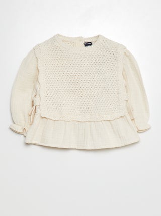 Maglione con volant in maglia traforata