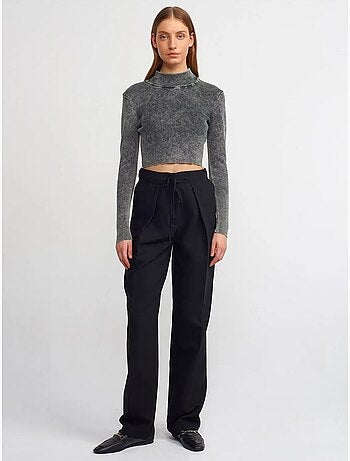 Maglione corto a coste da donna con collo alto mezzo dolcevita dilvin