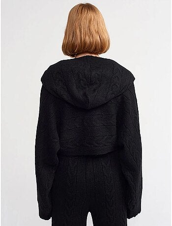 Maglione corto oversize a trecce con cappuccio