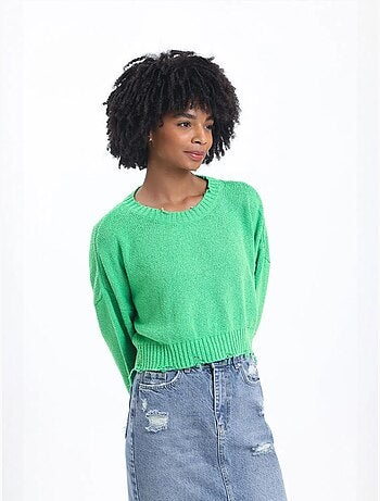 Maglione corto strappato con scollo rotondo
