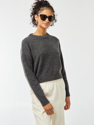 Maglione cropped in maglia morbida