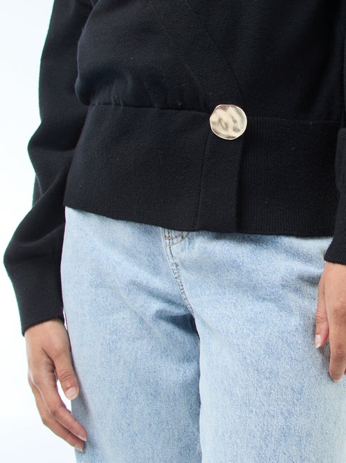 Maglione effetto cardigan incrociato con bottone dorato - Kiabi