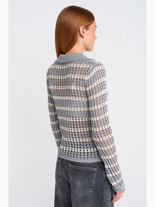 Maglione in maglia a righe con colletto polo e bottoni dilvin - Kiabi Maglione in maglia a righe con colletto polo e bottoni dilvin - Kiabi