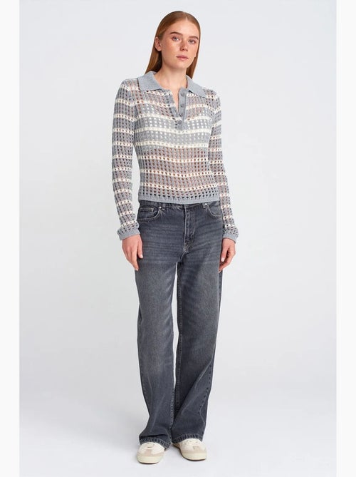 Maglione in maglia a righe con colletto polo e bottoni dilvin - Kiabi Maglione in maglia a righe con colletto polo e bottoni dilvin - Kiabi