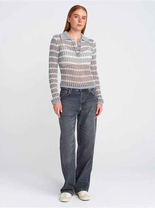 Maglione in maglia a righe con colletto polo e bottoni - Kiabi Maglione in maglia a righe con colletto polo e bottoni - Kiabi