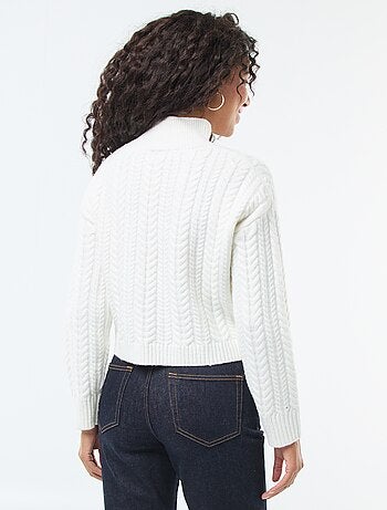Maglione in maglia a trecce e collo alto