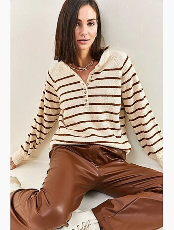 Maglione in maglia con colletto a bottoni lucci