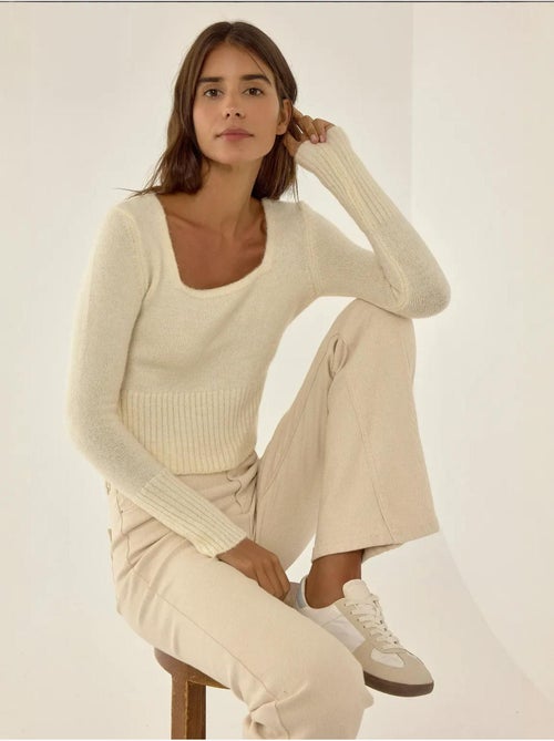 Maglione in maglia con colletto quadrato e dettaglio a coste - Kiabi Maglione in maglia con colletto quadrato e dettaglio a coste - Kiabi