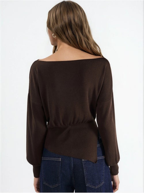 Maglione in maglia con scollo a barca effetto mercerizzato con dettaglio a spacco hiccup - Kiabi Maglione in maglia con scollo a barca effetto mercerizzato con dettaglio a spacco hiccup - Kiabi