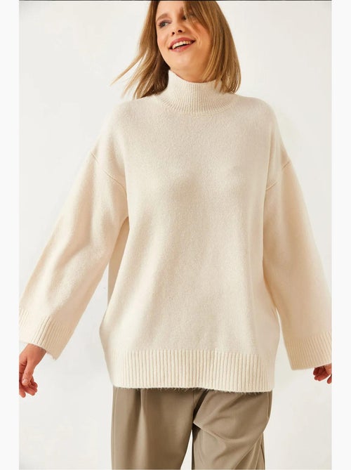 Maglione in maglia oversize a mezzo collo alto con dettaglio a coste lucci - Kiabi Maglione in maglia oversize a mezzo collo alto con dettaglio a coste lucci - Kiabi