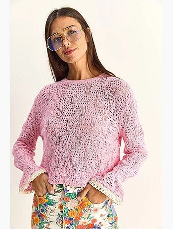 Maglione in maglia testurizzata con girocollo e volant lucci
