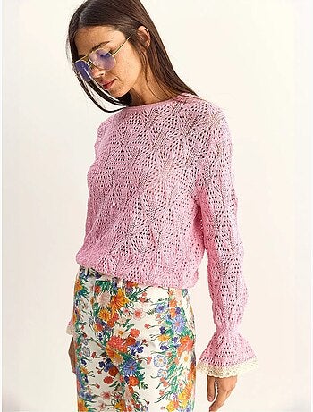 Maglione in maglia testurizzata con girocollo e volant lucci