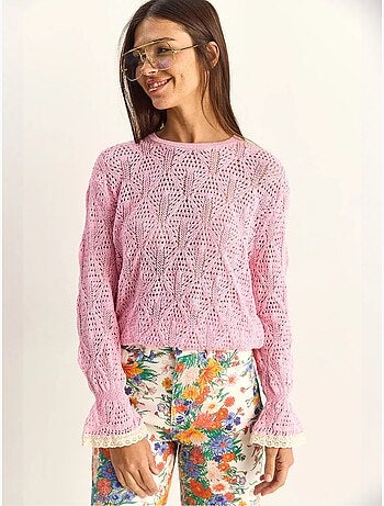 Maglione in maglia testurizzata con girocollo e volant lucci