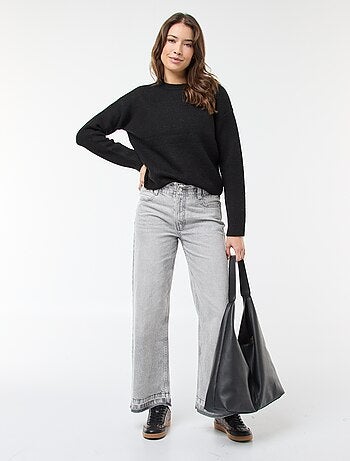 Maglione in tessuto morbido con scollo rotondo