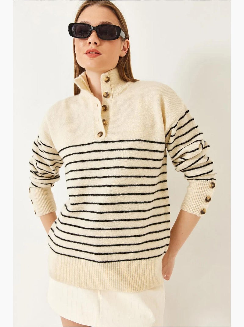 Maglione lavorato a maglia con maniche abbottonate lucci Crema - Kiabi