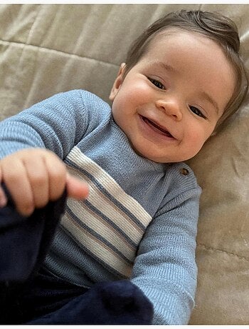 Maglione lavorato a maglia con righe