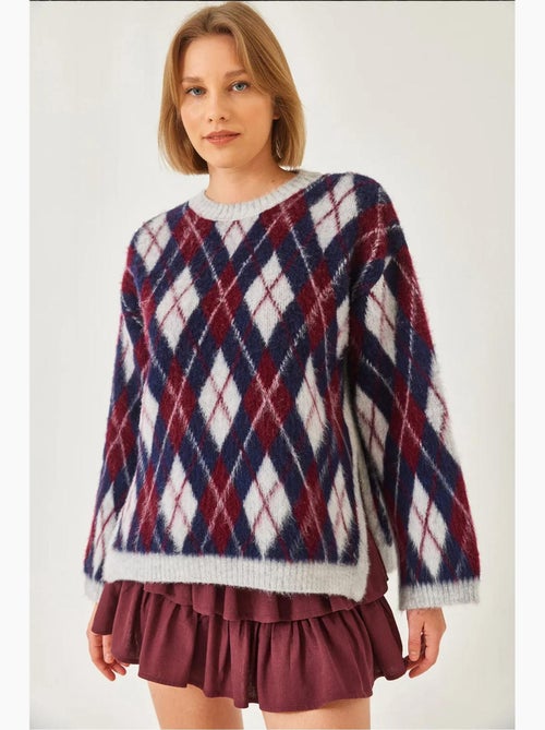 Maglione lavorato a maglia con spacchi e motivo a rombi in pile lucci - Kiabi