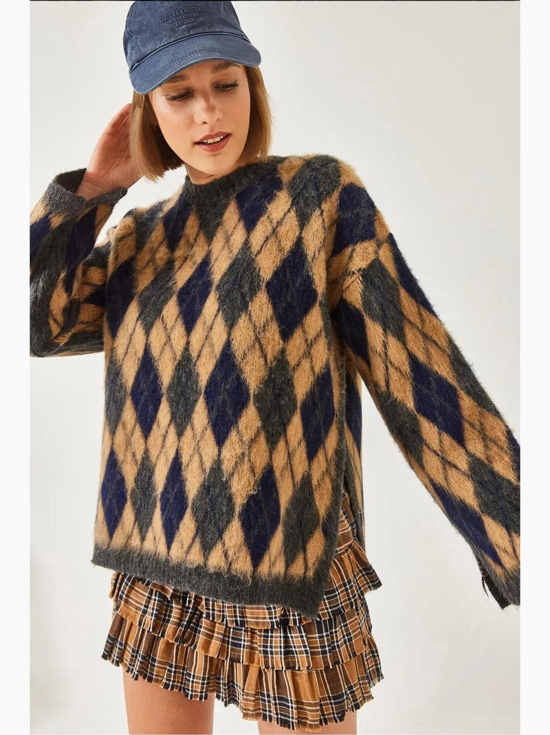 Maglione lavorato a maglia con spacchi e motivo a rombi in pile lucci Grigio scuro - Kiabi